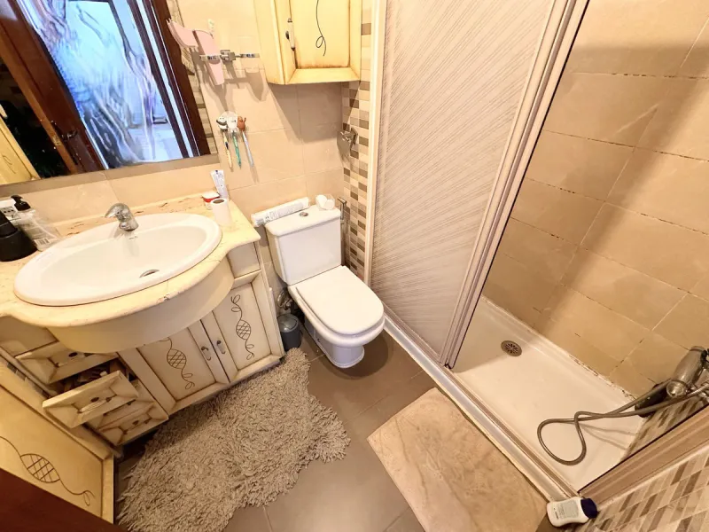 Apartment - Top Floor Apartment в продаже в Málaga, Málaga. В доме 2 спален и 1 ванных комнат. Площадь дома 79 м²