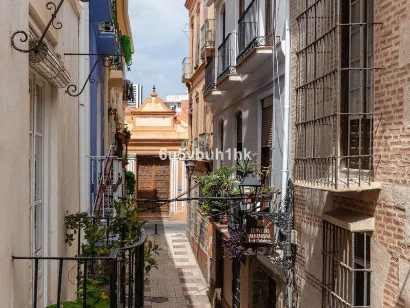 Hidden within the historic streets of central Málaga, this remarkable courtyard house captures a way of living that has shaped Mediterranean homes for centuries.