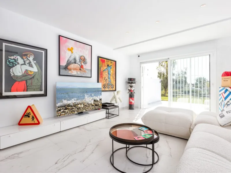 Must see Garden Apartment for Sale in Aloha, Aloha Gardens, Nueva Andalucia, with garden and pool views.