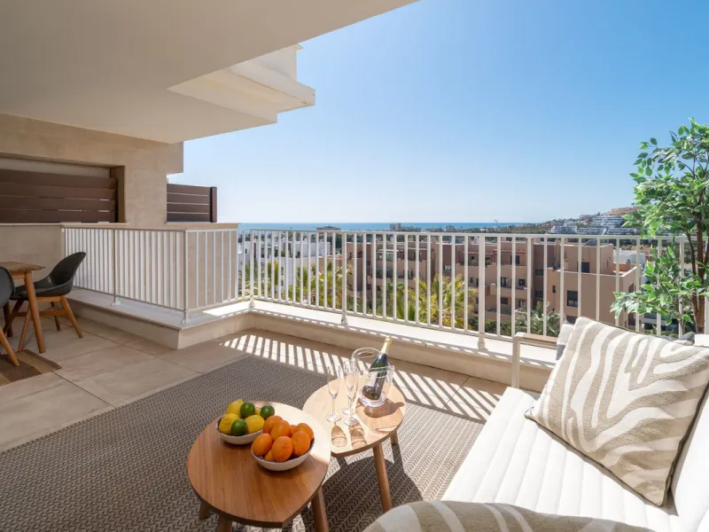 Exclusive modern apartment in Azalea Jardinana in La Cala with panoramic views of the sea and the whole of La Cala.