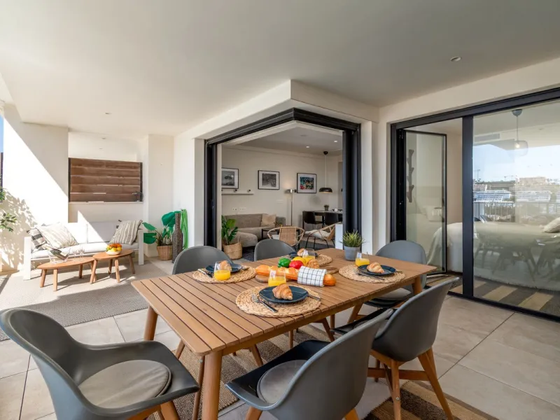 Exclusive modern apartment in Azalea Jardinana in La Cala with panoramic views of the sea and the whole of La Cala.
