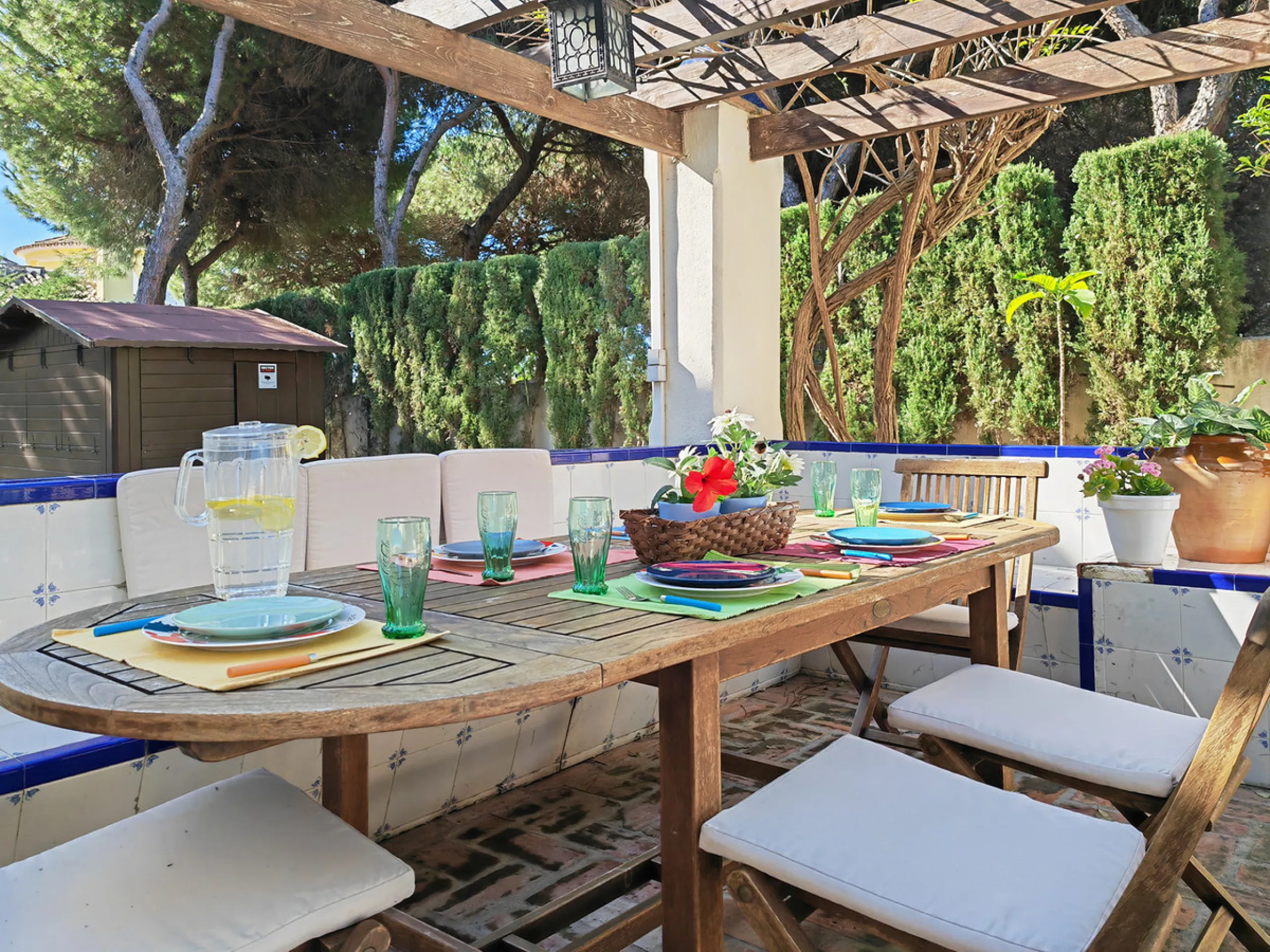 House - Detached Villa в продаже в Marbella, Málaga. В доме 4 спален и 4 ванных комнат. Площадь дома 344 м². Площадь участка 1290 м²