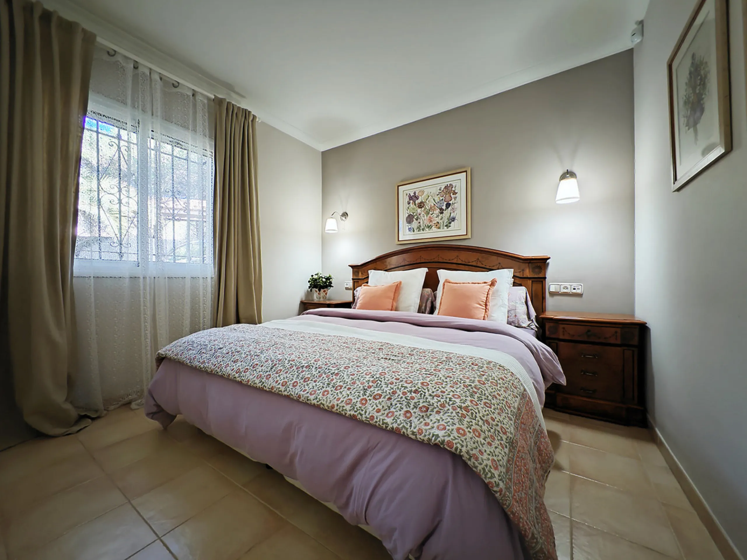 House - Detached Villa в продаже в Marbella, Málaga. В доме 4 спален и 4 ванных комнат. Площадь дома 344 м². Площадь участка 1290 м²