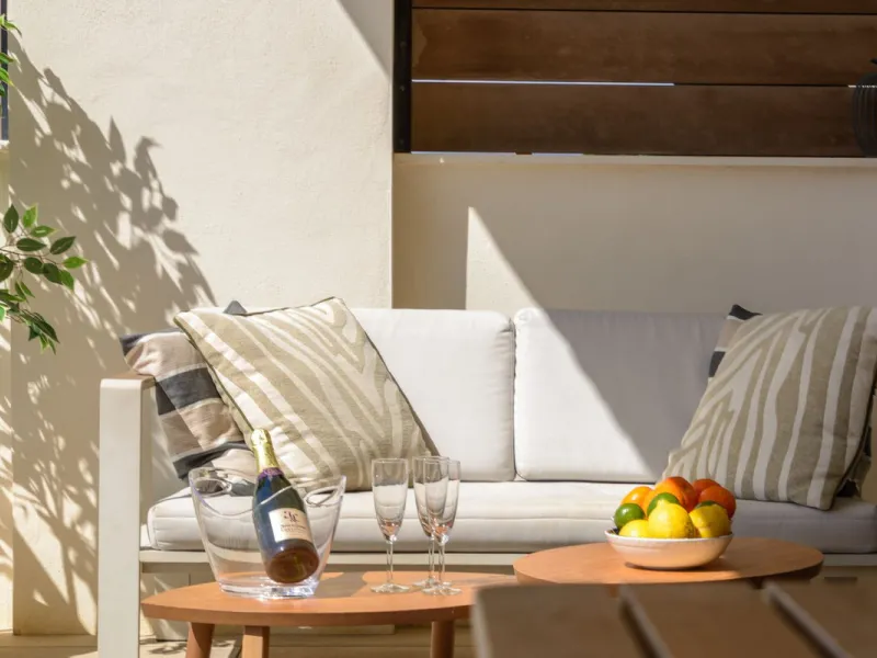 Exclusive modern apartment in Azalea Jardinana in La Cala with panoramic views of the sea and the whole of La Cala.