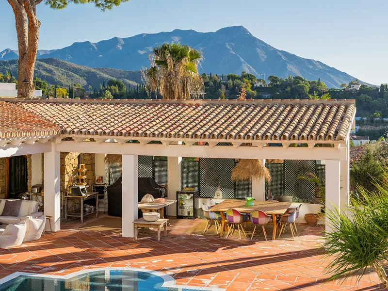 Exquisite Andalusian 4 bed luxury villa with lots of personality for sale in El Madroñal, Benahavis