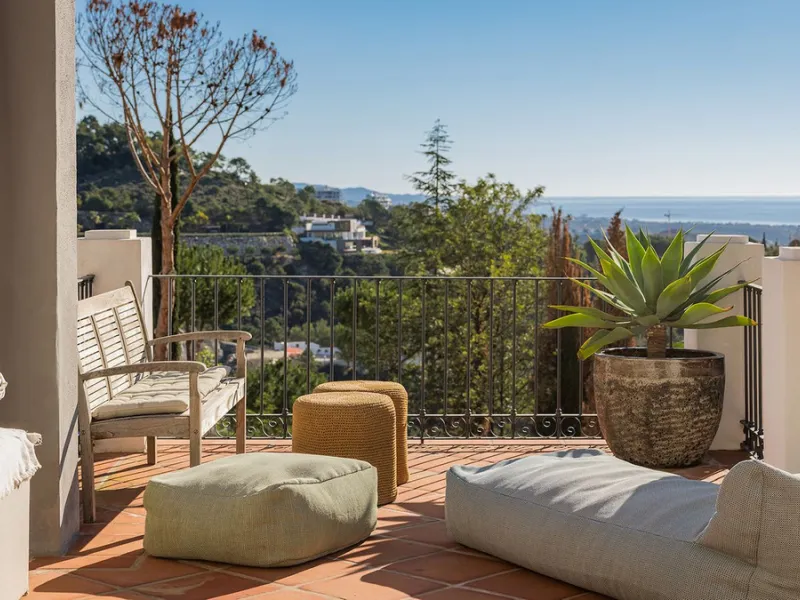 Exquisite Andalusian 4 bed luxury villa with lots of personality for sale in El Madroñal, Benahavis