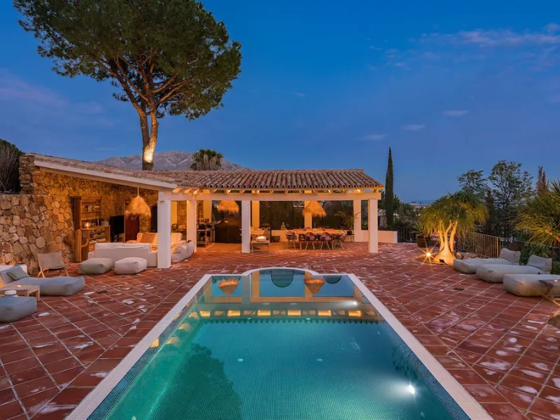 Exquisite Andalusian 4 bed luxury villa with lots of personality for sale in El Madroñal, Benahavis