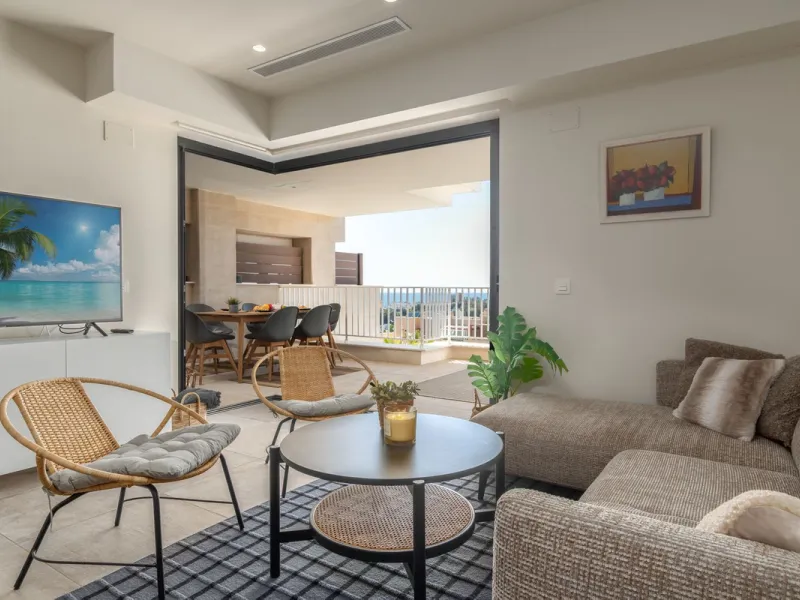 Exclusive modern apartment in Azalea Jardinana in La Cala with panoramic views of the sea and the whole of La Cala.