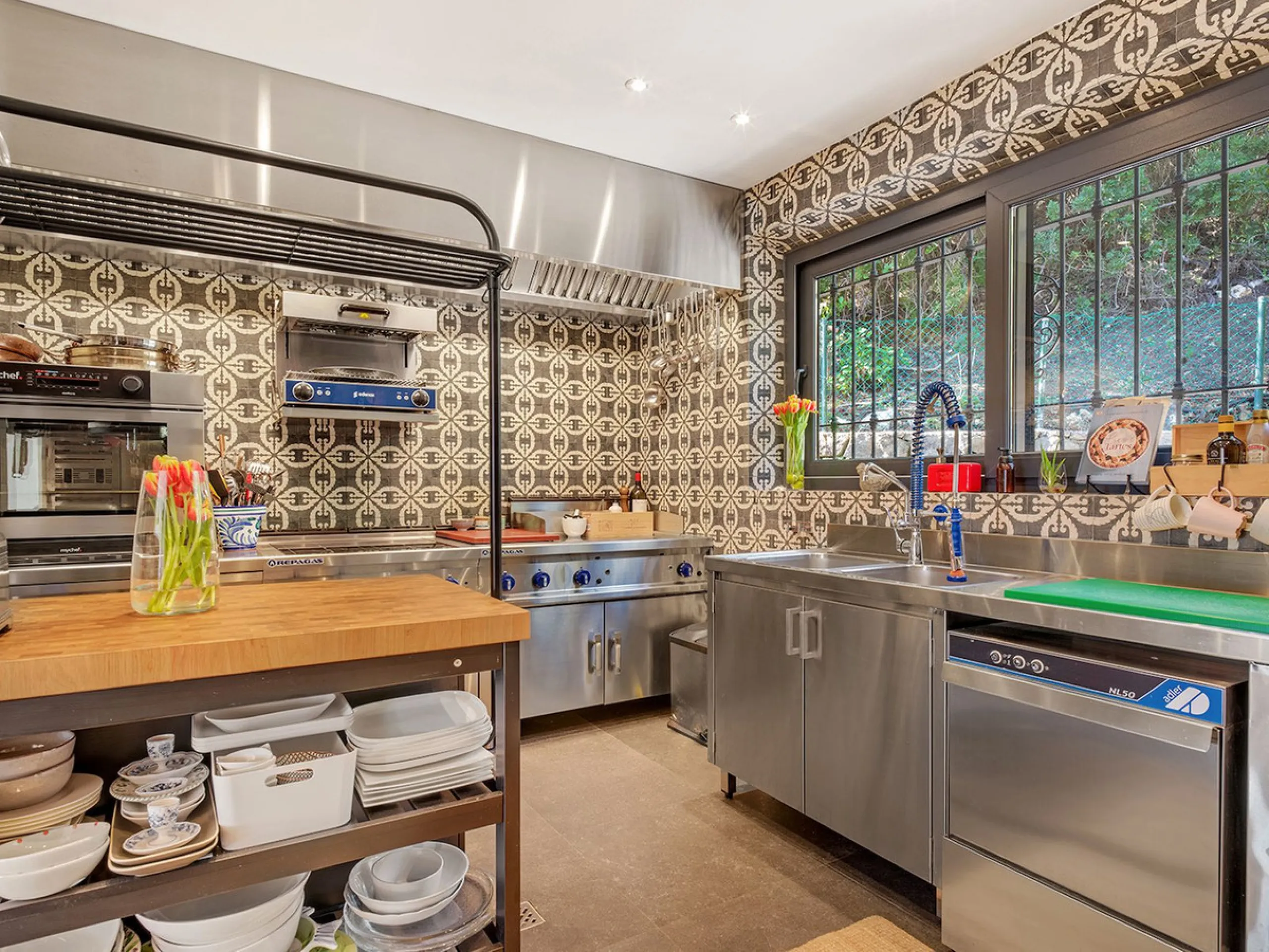 Exquisite Andalusian 4 bed luxury villa with lots of personality for sale in El Madroñal, Benahavis