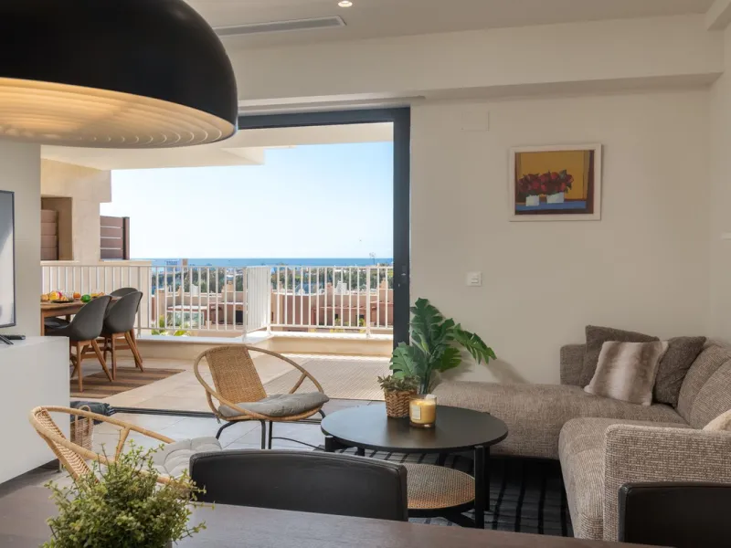 Exclusive modern apartment in Azalea Jardinana in La Cala with panoramic views of the sea and the whole of La Cala.