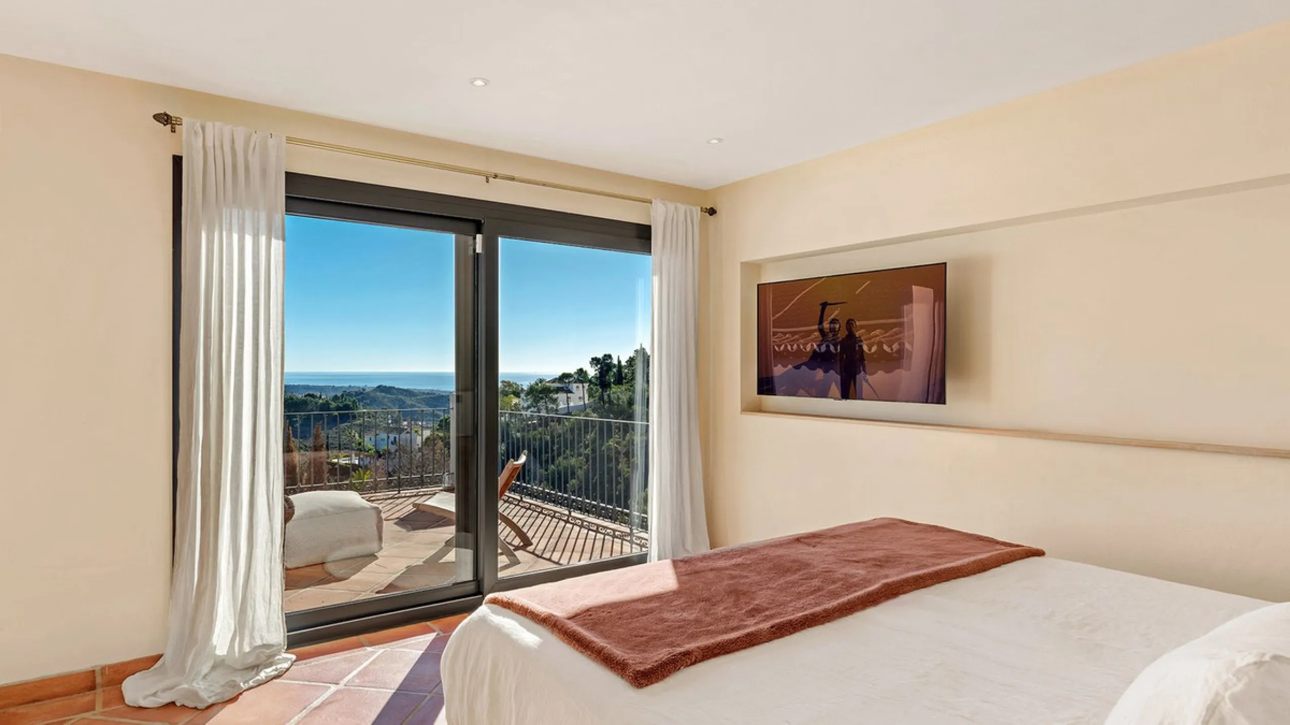 Exquisite Andalusian 4 bed luxury villa with lots of personality for sale in El Madroñal, Benahavis
