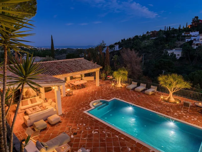 Exquisite Andalusian 4 bed luxury villa with lots of personality for sale in El Madroñal, Benahavis