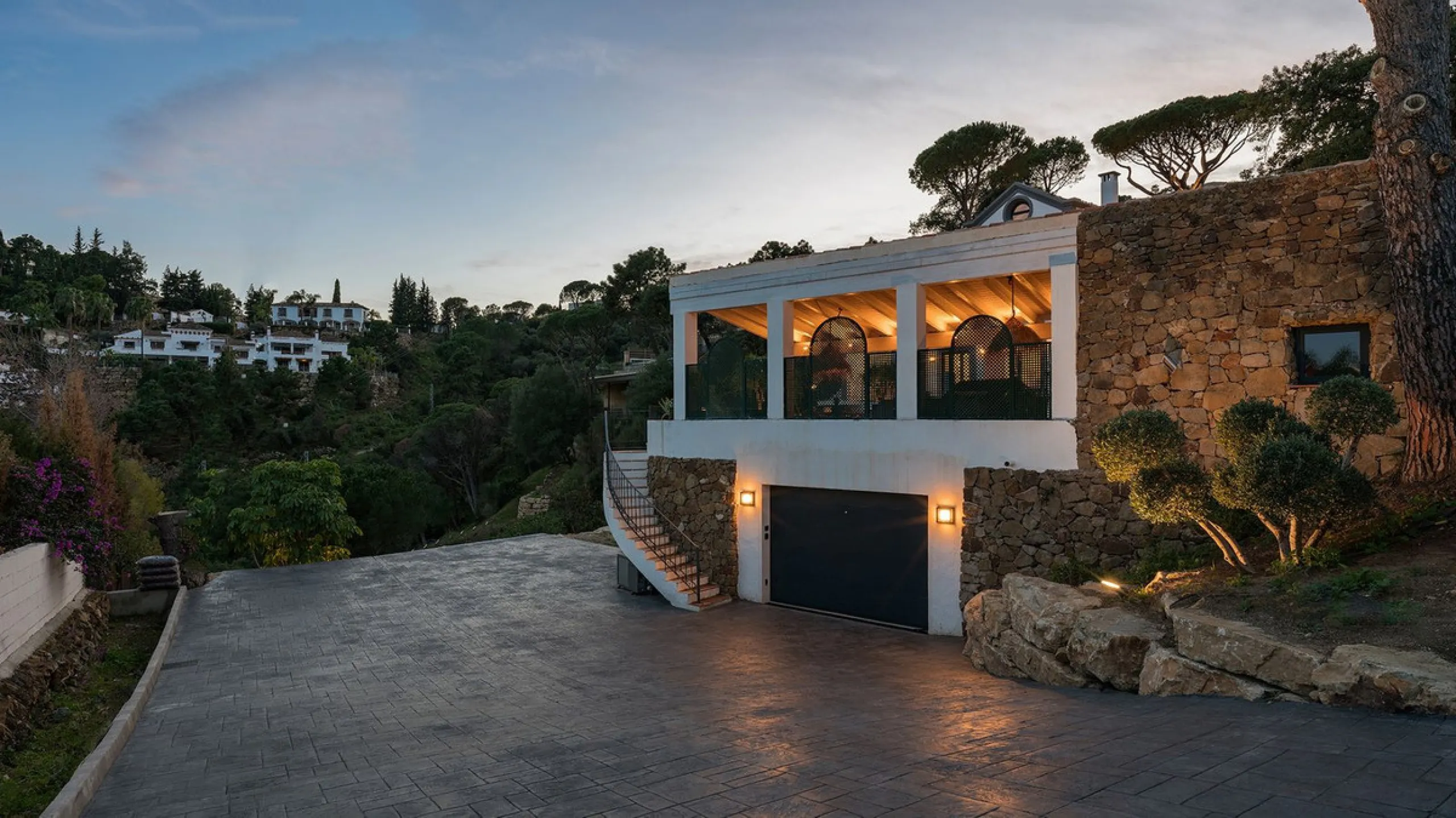 Exquisite Andalusian 4 bed luxury villa with lots of personality for sale in El Madroñal, Benahavis