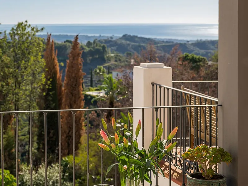 Exquisite Andalusian 4 bed luxury villa with lots of personality for sale in El Madroñal, Benahavis