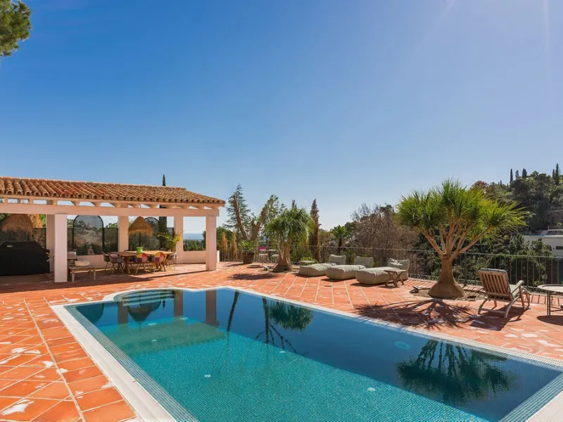 Exquisite Andalusian 4 bed luxury villa with lots of personality for sale in El Madroñal, Benahavis