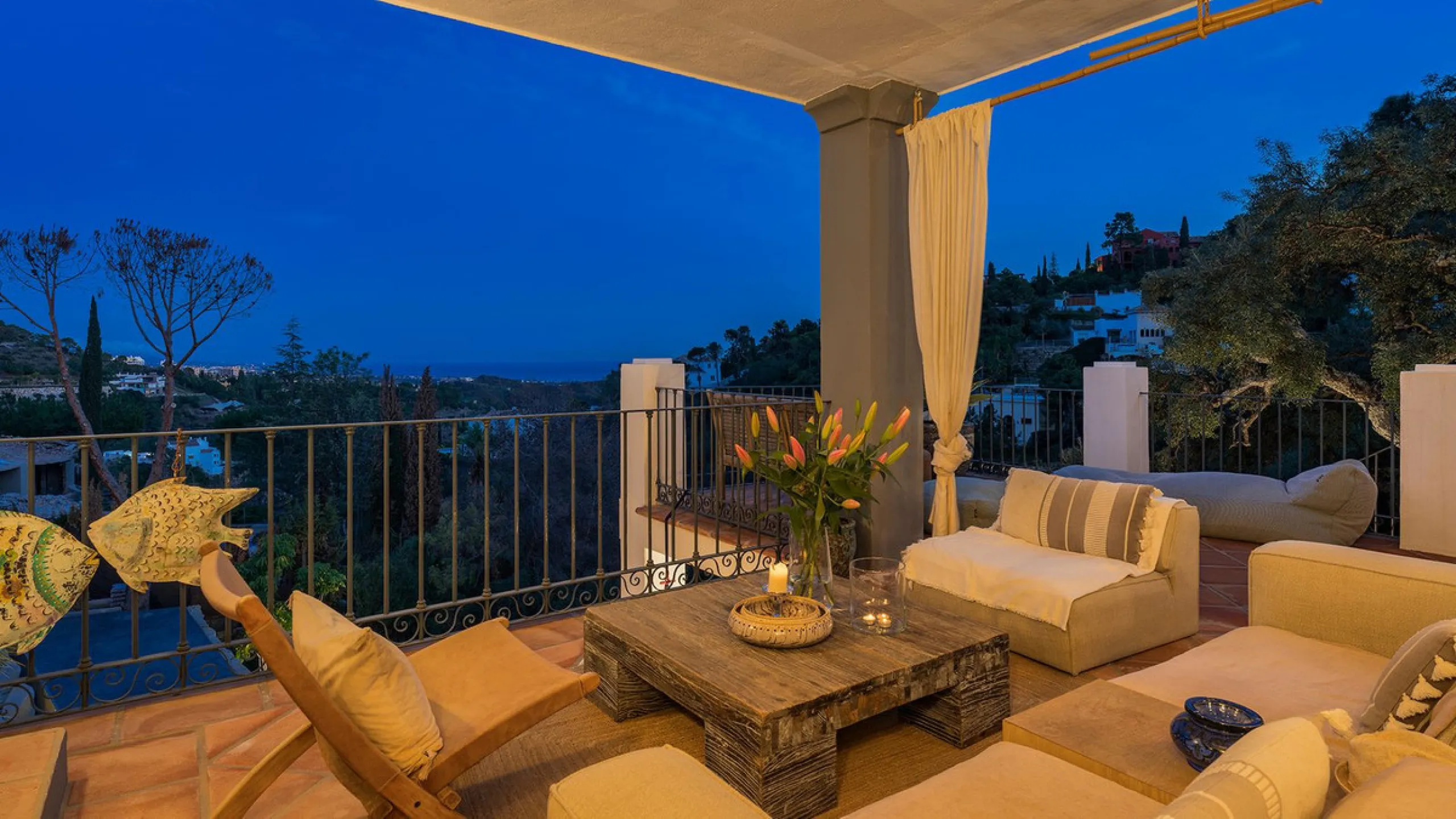 Exquisite Andalusian 4 bed luxury villa with lots of personality for sale in El Madroñal, Benahavis