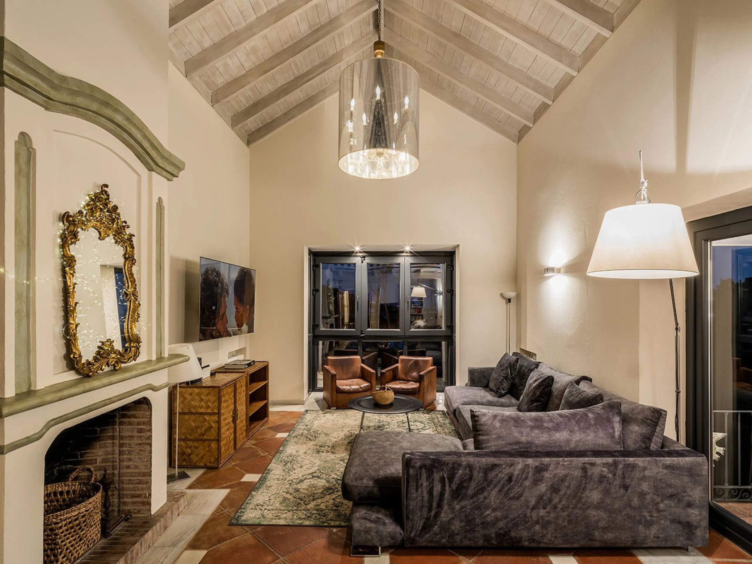 Exquisite Andalusian 4 bed luxury villa with lots of personality for sale in El Madroñal, Benahavis