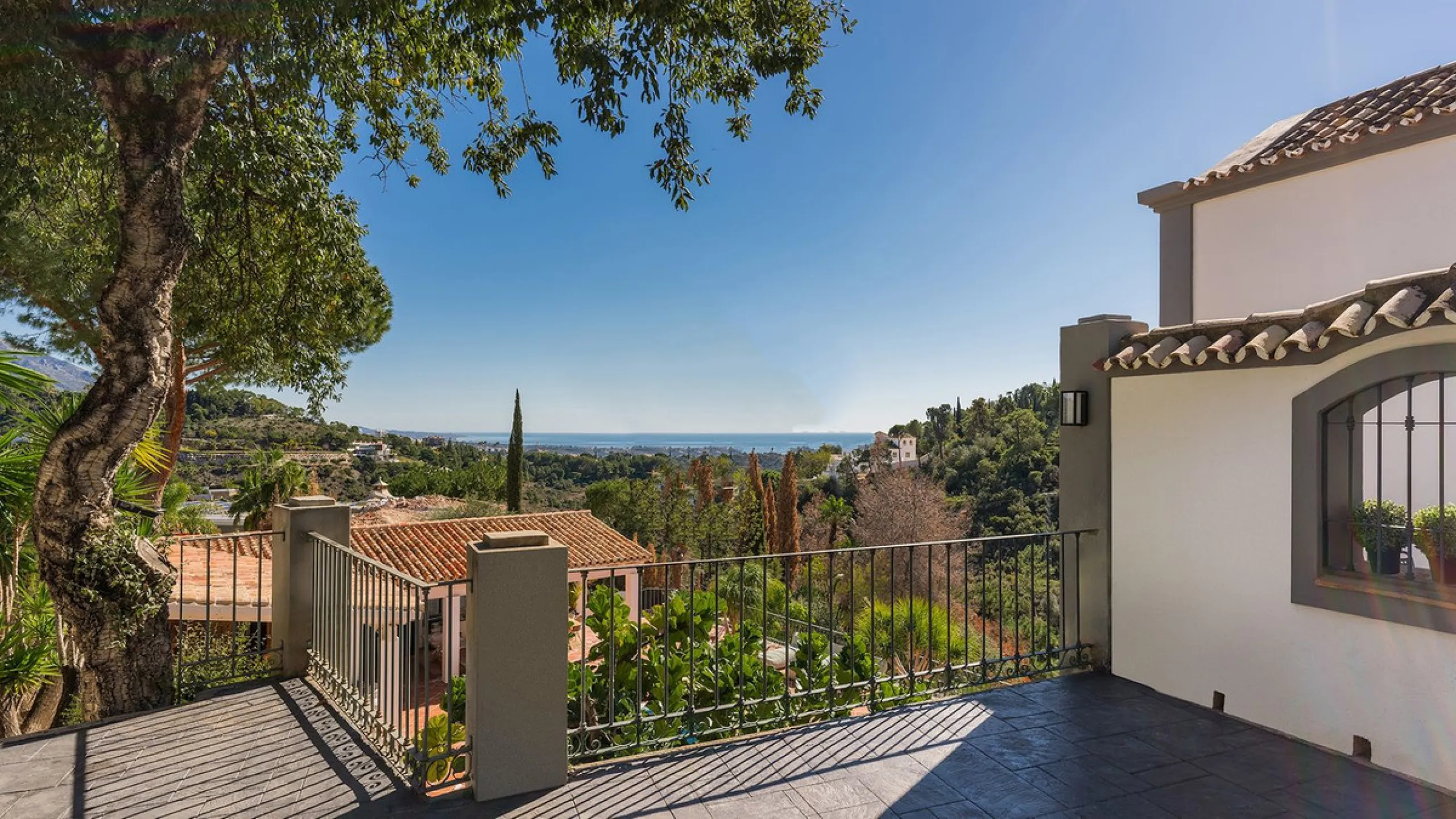 Exquisite Andalusian 4 bed luxury villa with lots of personality for sale in El Madroñal, Benahavis