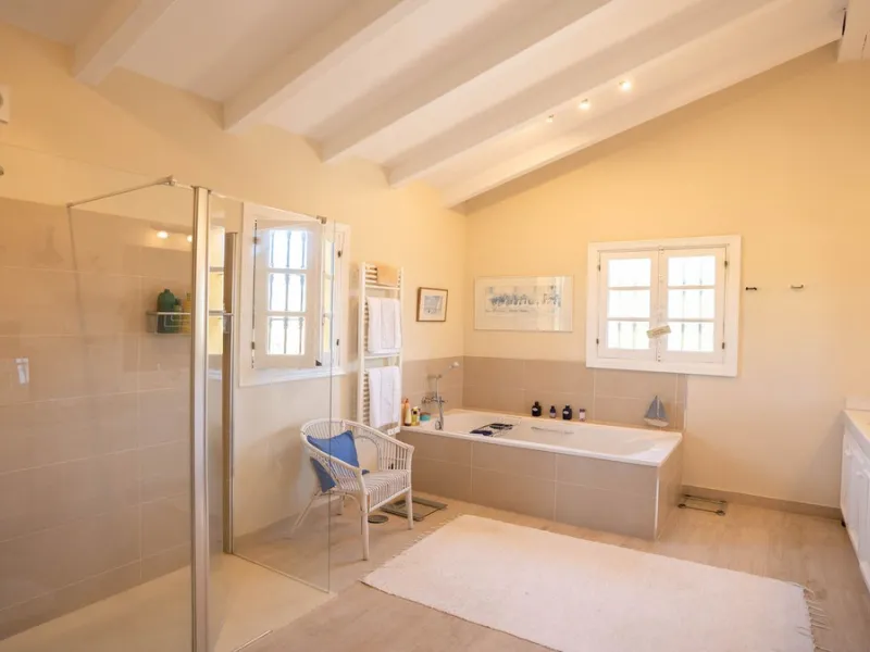 Immerse yourself in the captivating charm of this refined utterly peaceful country home, affording absolute privacy and breathtaking panoramic views, which unfold before you as far as the sea and the Sierra de Ronda. The beach, several golf courses, ridin