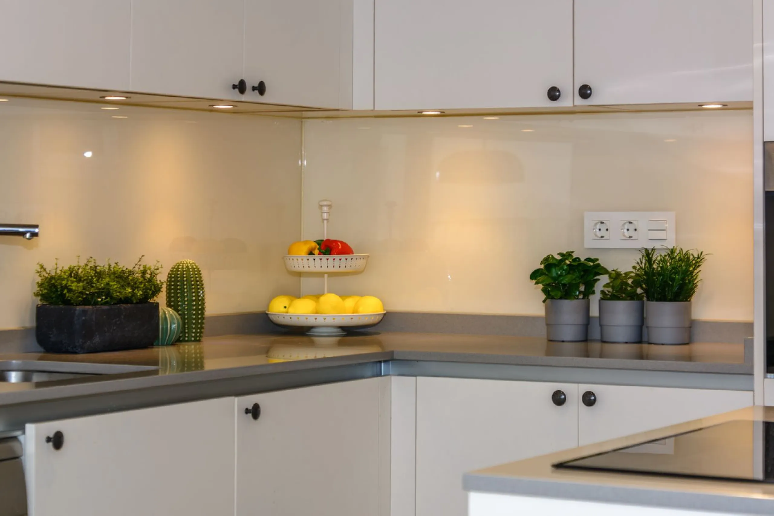 Exclusive modern apartment in Azalea Jardinana in La Cala with panoramic views of the sea and the whole of La Cala.