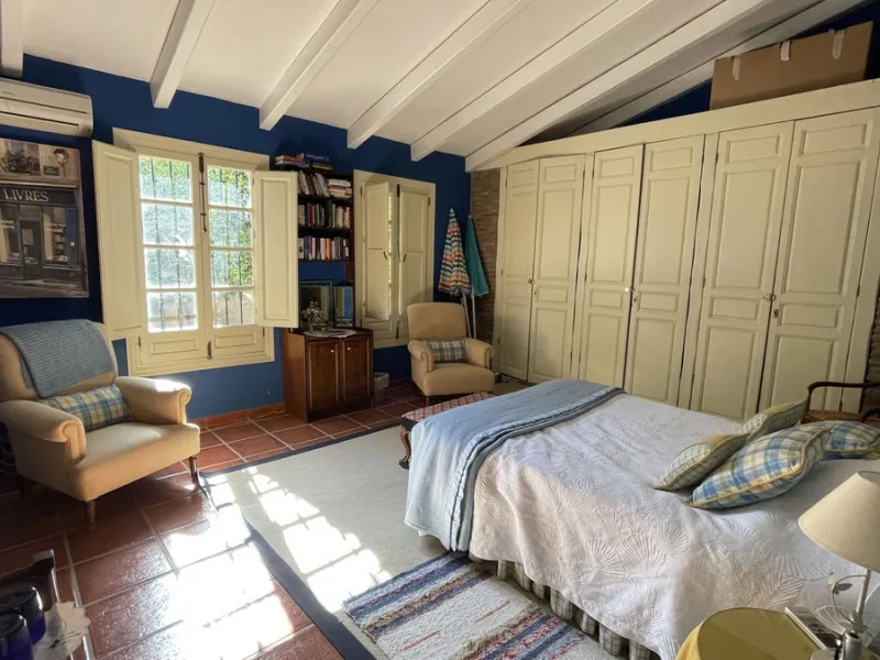 Immerse yourself in the captivating charm of this refined utterly peaceful country home, affording absolute privacy and breathtaking panoramic views, which unfold before you as far as the sea and the Sierra de Ronda. The beach, several golf courses, ridin