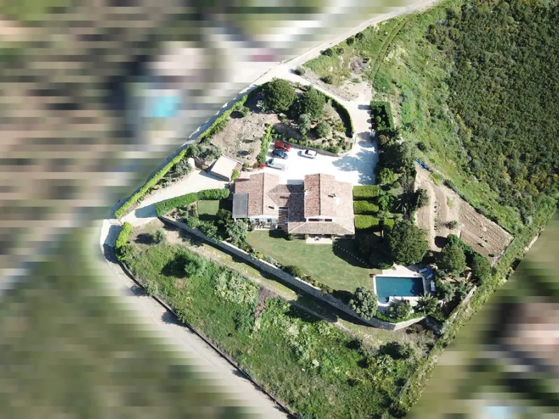 Immerse yourself in the captivating charm of this refined utterly peaceful country home, affording absolute privacy and breathtaking panoramic views, which unfold before you as far as the sea and the Sierra de Ronda. The beach, several golf courses, ridin