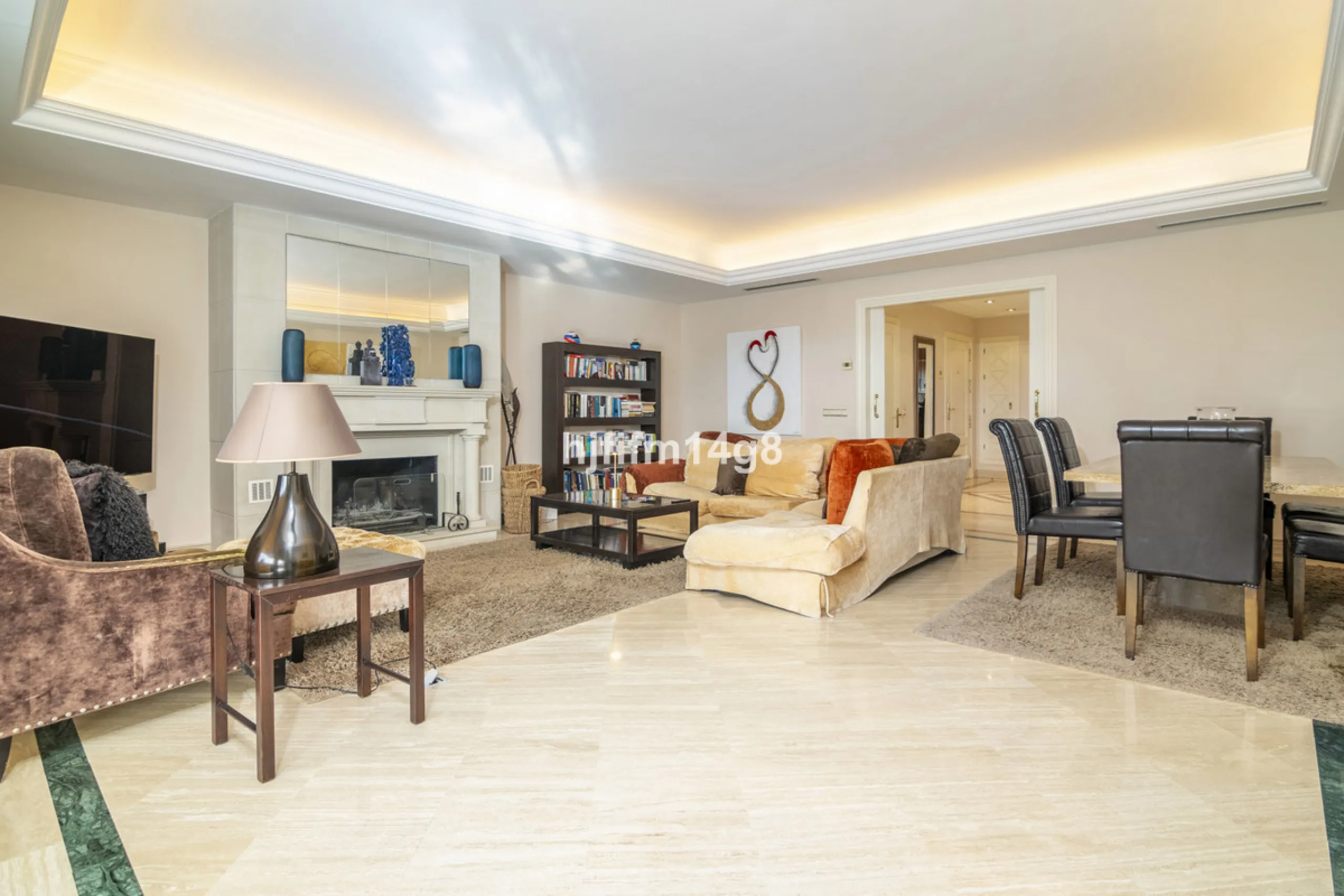 Apartment - Middle Floor Apartment в продаже в Marbella, Málaga. В доме 3 спален и 4 ванных комнат. Площадь дома 255 м²