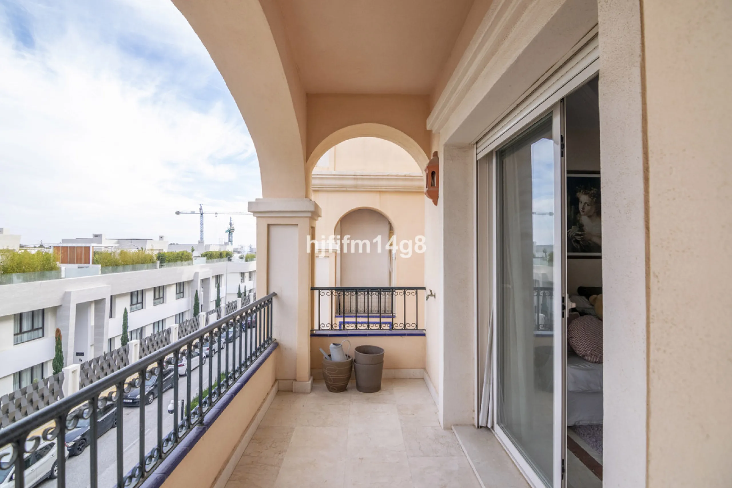 Apartment - Middle Floor Apartment в продаже в Marbella, Málaga. В доме 3 спален и 4 ванных комнат. Площадь дома 255 м²