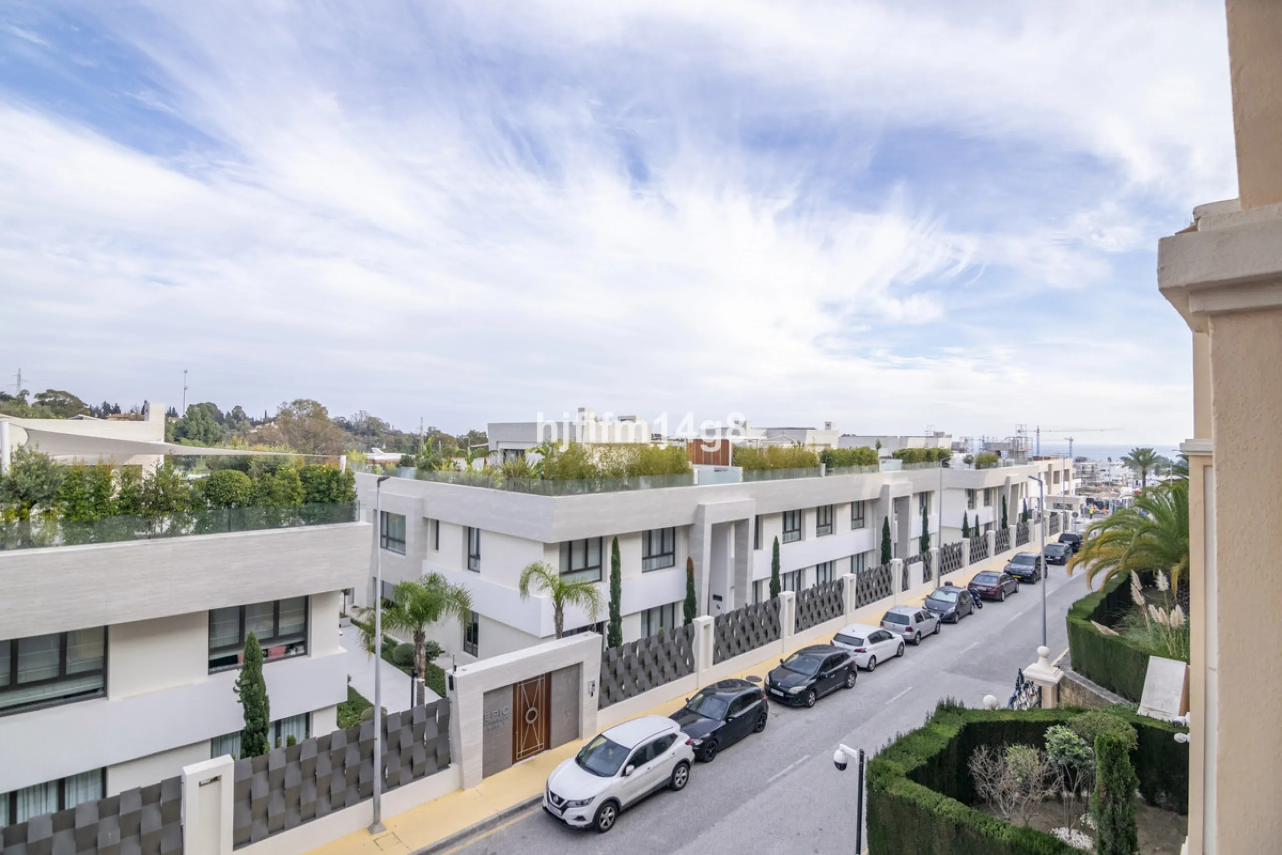 Apartment - Middle Floor Apartment в продаже в Marbella, Málaga. В доме 3 спален и 4 ванных комнат. Площадь дома 255 м²