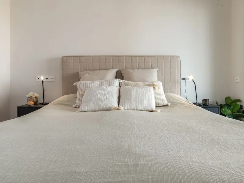 Exclusive modern apartment in Azalea Jardinana in La Cala with panoramic views of the sea and the whole of La Cala.