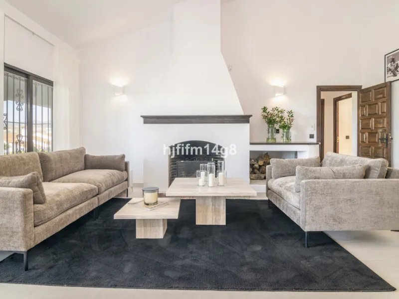 Welcome to this truly unique villa for sale located in San Pedro de Alcantara, where luxury meets traditional Andalusian style offering the best of both worlds. Entering this villa feels like a world of its own with unique features such as a private pickl