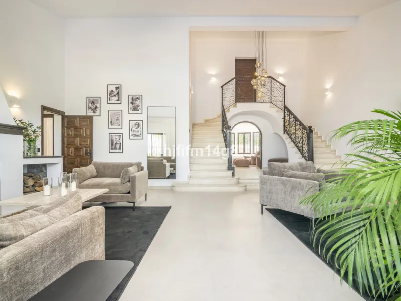 Welcome to this truly unique villa for sale located in San Pedro de Alcantara, where luxury meets traditional Andalusian style offering the best of both worlds. Entering this villa feels like a world of its own with unique features such as a private pickl