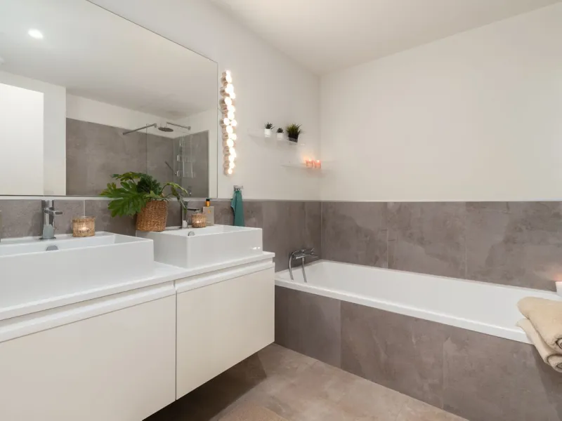 Exclusive modern apartment in Azalea Jardinana in La Cala with panoramic views of the sea and the whole of La Cala.