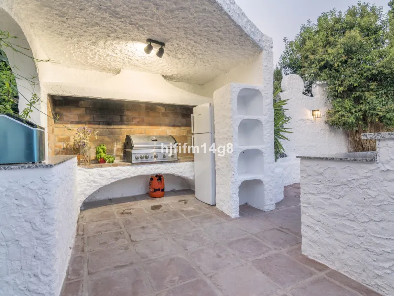 Welcome to this truly unique villa for sale located in San Pedro de Alcantara, where luxury meets traditional Andalusian style offering the best of both worlds. Entering this villa feels like a world of its own with unique features such as a private pickl