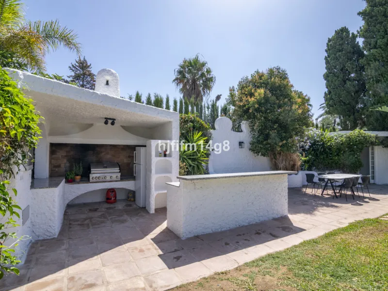 Welcome to this truly unique villa for sale located in San Pedro de Alcantara, where luxury meets traditional Andalusian style offering the best of both worlds. Entering this villa feels like a world of its own with unique features such as a private pickl
