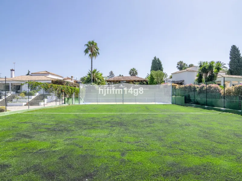 Welcome to this truly unique villa for sale located in San Pedro de Alcantara, where luxury meets traditional Andalusian style offering the best of both worlds. Entering this villa feels like a world of its own with unique features such as a private pickl