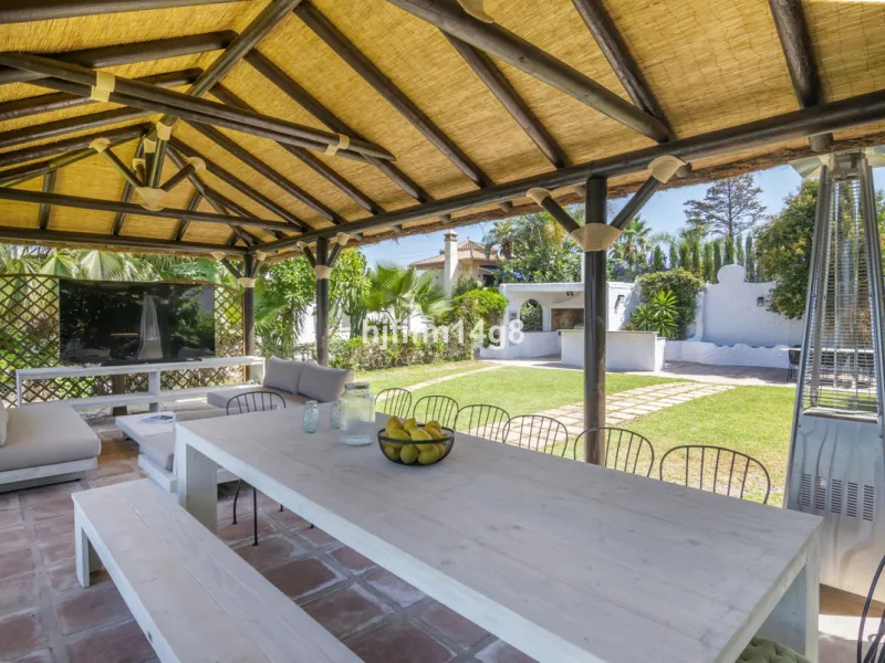 Welcome to this truly unique villa for sale located in San Pedro de Alcantara, where luxury meets traditional Andalusian style offering the best of both worlds. Entering this villa feels like a world of its own with unique features such as a private pickl