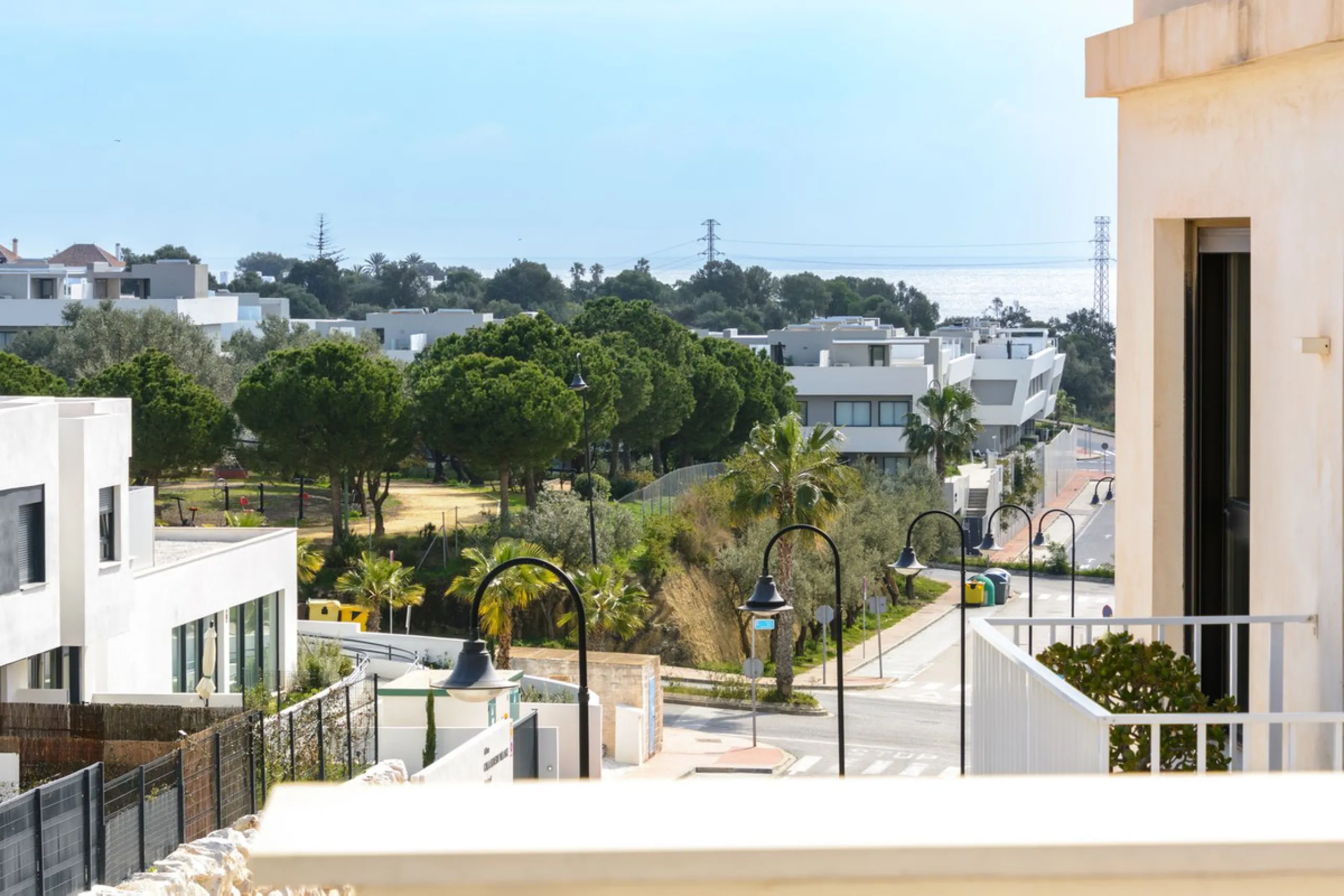 Exclusive modern apartment in Azalea Jardinana in La Cala with panoramic views of the sea and the whole of La Cala.