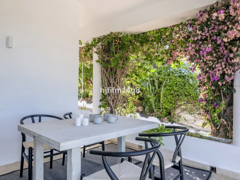 Welcome to this truly unique villa for sale located in San Pedro de Alcantara, where luxury meets traditional Andalusian style offering the best of both worlds. Entering this villa feels like a world of its own with unique features such as a private pickl