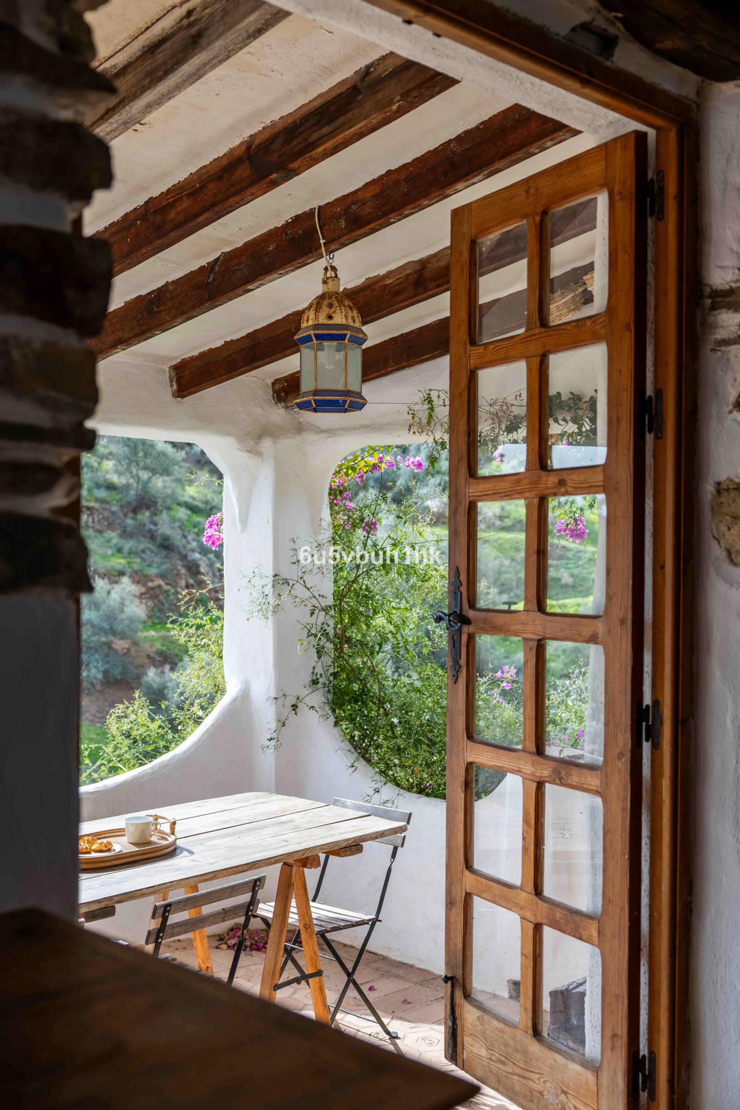 A very rare opportunity to purchase  a complete private village of 14 townhouses situated in what was once a functioning white countryside hamlet overlooking the lake with a lovely cobbled street leading to each house. These beautiful rustic style houses 
