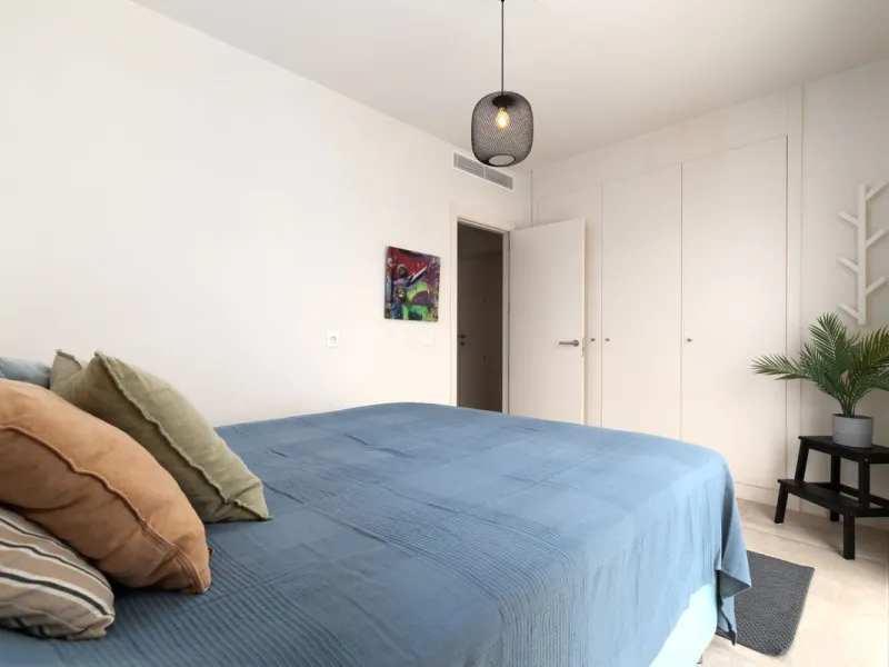 Exclusive modern apartment in Azalea Jardinana in La Cala with panoramic views of the sea and the whole of La Cala.