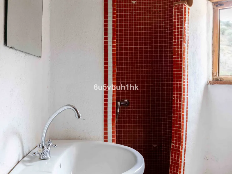 A very rare opportunity to purchase  a complete private village of 14 townhouses situated in what was once a functioning white countryside hamlet overlooking the lake with a lovely cobbled street leading to each house. These beautiful rustic style houses 