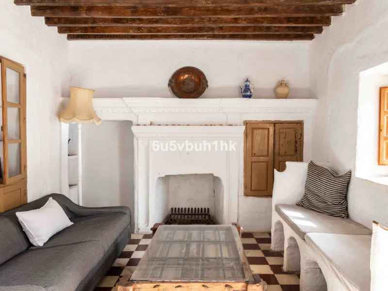 A very rare opportunity to purchase  a complete private village of 14 townhouses situated in what was once a functioning white countryside hamlet overlooking the lake with a lovely cobbled street leading to each house. These beautiful rustic style houses 