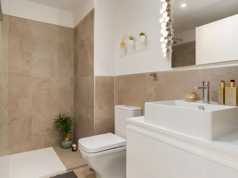 Exclusive modern apartment in Azalea Jardinana in La Cala with panoramic views of the sea and the whole of La Cala.