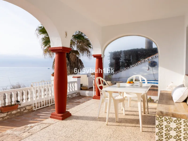 House - Detached Villa в продаже в Mijas, Málaga. В доме 4 спален и 4 ванных комнат. Площадь дома 315 м². Площадь участка 577 м²