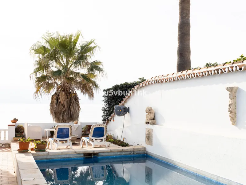 House - Detached Villa в продаже в Mijas, Málaga. В доме 4 спален и 4 ванных комнат. Площадь дома 315 м². Площадь участка 577 м²