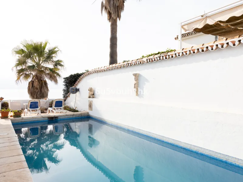 House - Detached Villa в продаже в Mijas, Málaga. В доме 4 спален и 4 ванных комнат. Площадь дома 315 м². Площадь участка 577 м²