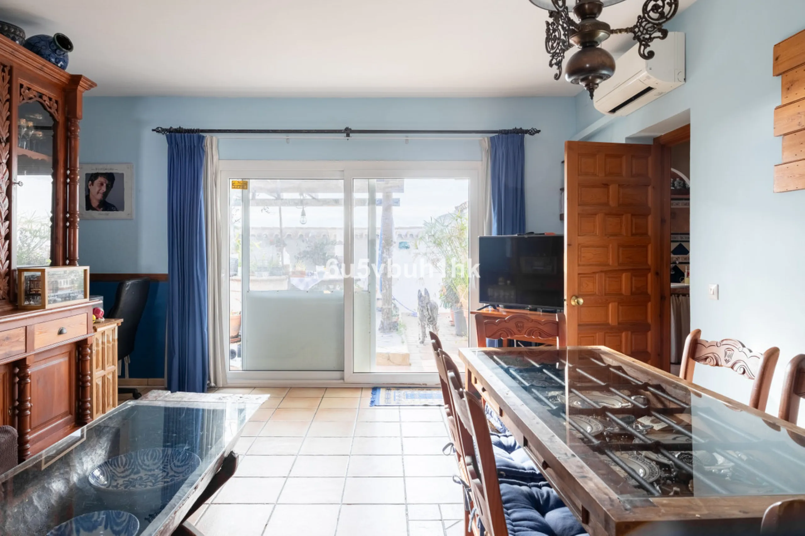 House - Detached Villa в продаже в Mijas, Málaga. В доме 4 спален и 4 ванных комнат. Площадь дома 315 м². Площадь участка 577 м²