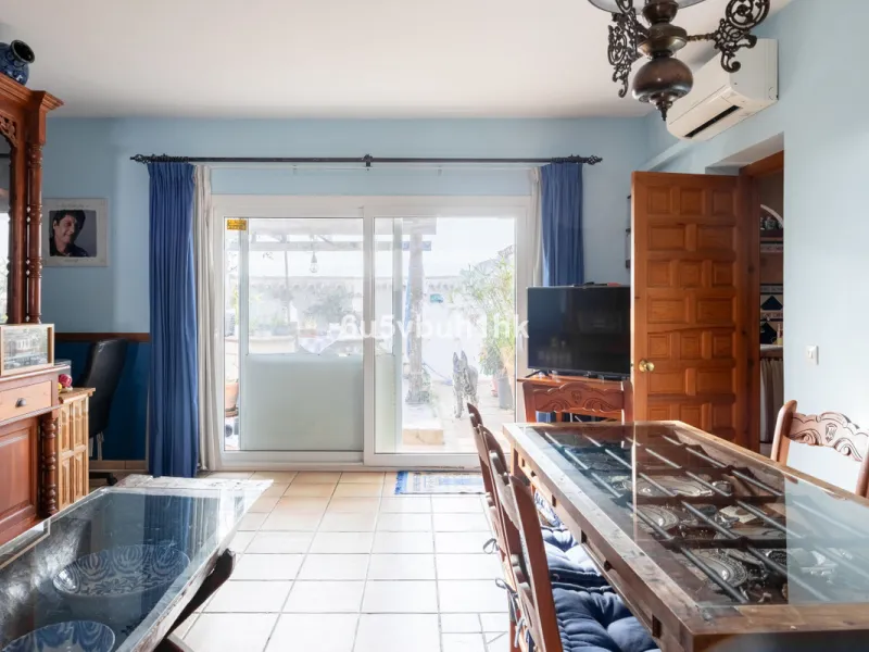 House - Detached Villa в продаже в Mijas, Málaga. В доме 4 спален и 4 ванных комнат. Площадь дома 315 м². Площадь участка 577 м²