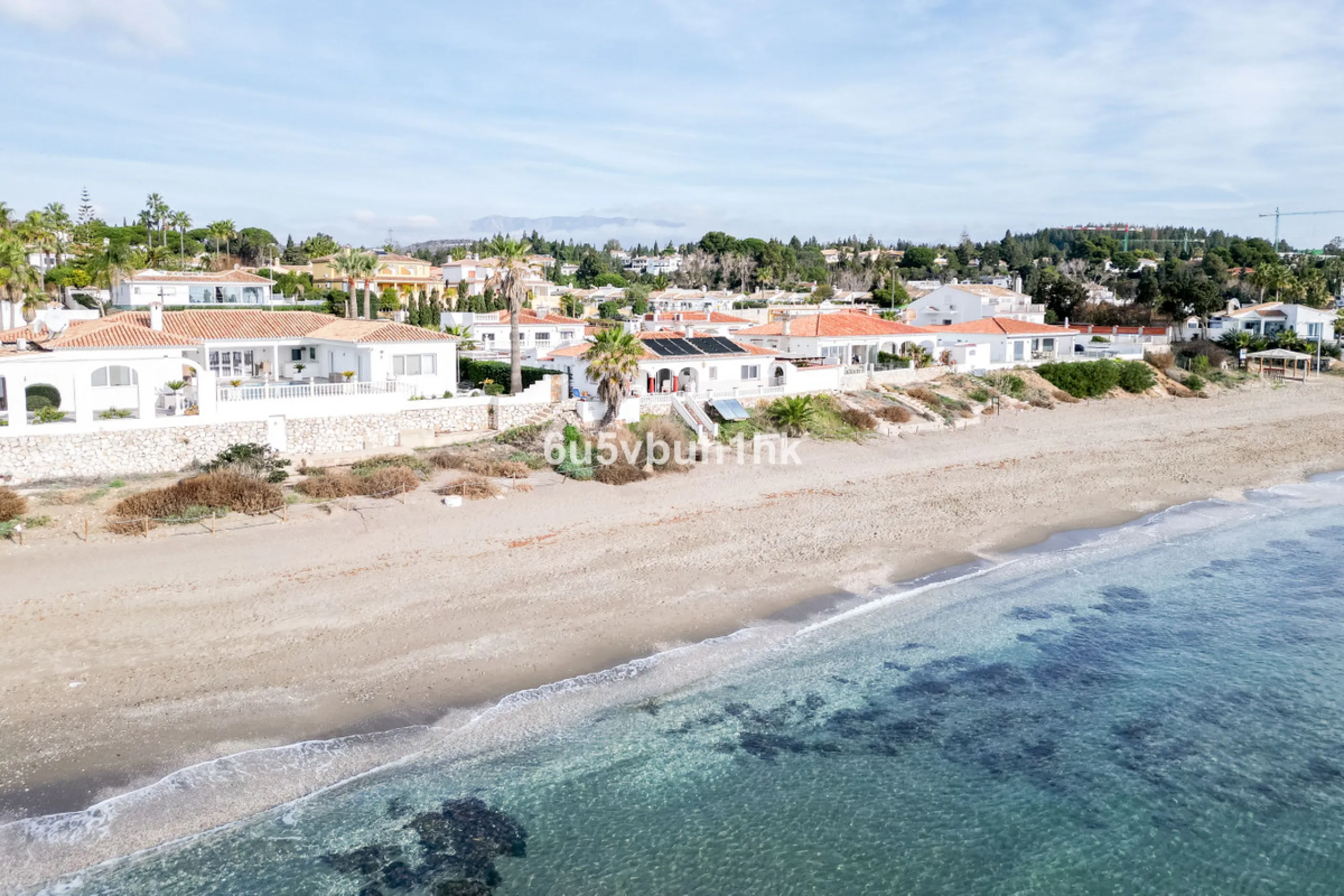 House - Detached Villa в продаже в Mijas, Málaga. В доме 4 спален и 4 ванных комнат. Площадь дома 315 м². Площадь участка 577 м²
